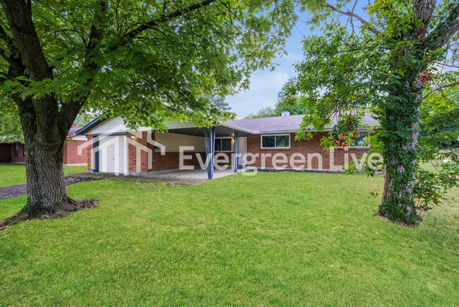 Building Photo - 6428 Celestine St