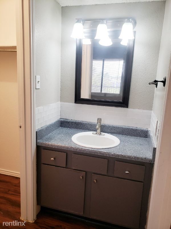 Building Photo - 1 br, 1 bath Apartment - 1000 Justice Way