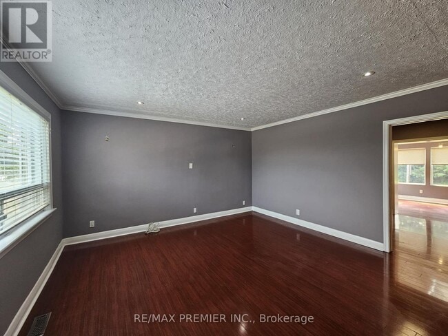Building Photo - 147 Calvington Dr