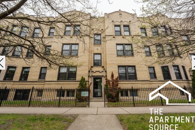 Foto del edificio - 4604 N Winchester Ave