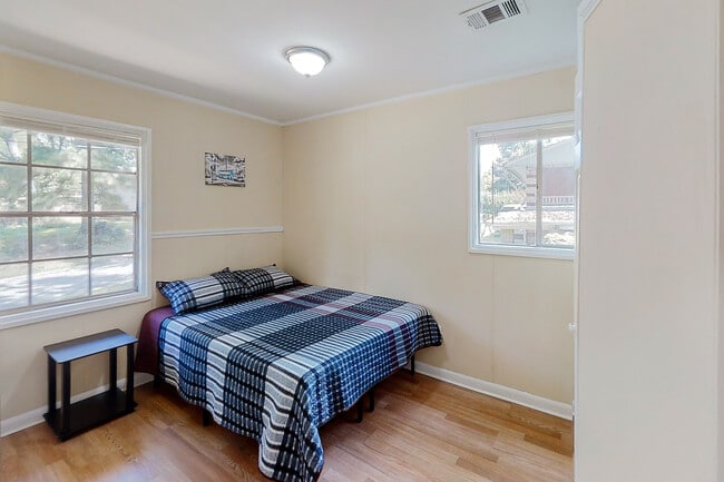 Building Photo - 845 Brian Ln