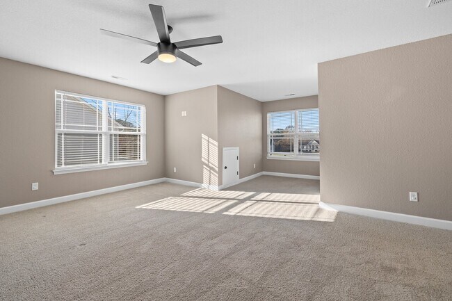 Building Photo - 18 Riverview Drive