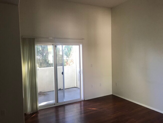 Foto del edificio - 15643 Wyandotte St
