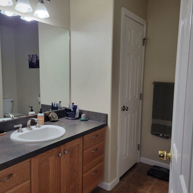 Foto del edificio - 3216 Warbler Way