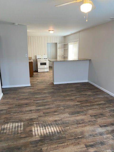 Foto del edificio - 23304 Harding Ave