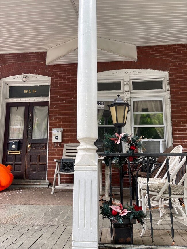 Foto del edificio - 516 W Allen St