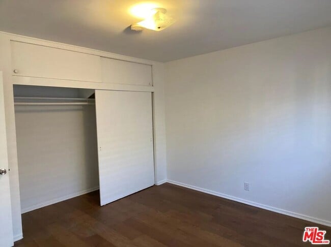 Foto del edificio - 8331 Blackburn Ave