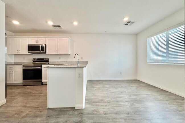 Foto del edificio - 12349 Radiant Sunrise Rd