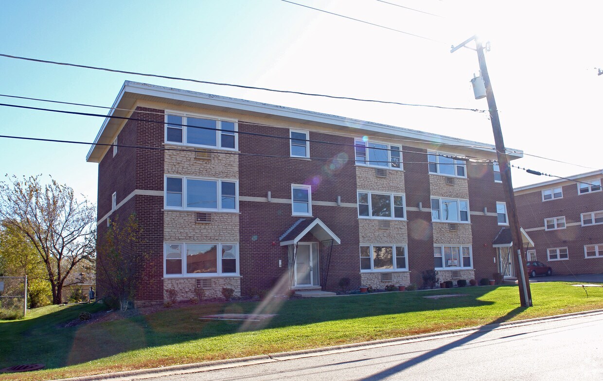 Building Photo - 8635 S 84th Ct