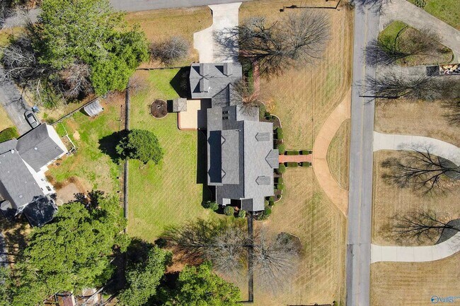 Foto del edificio - 5 Bedroom 4 Bathroom Home Available Now!