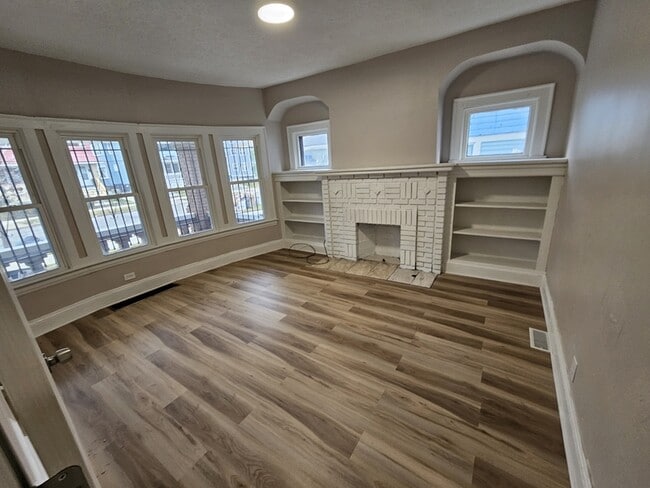 Foto del edificio - 942 Eddy Rd