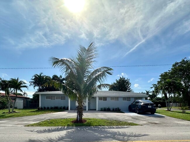 Building Photo - 650 NW 39th St