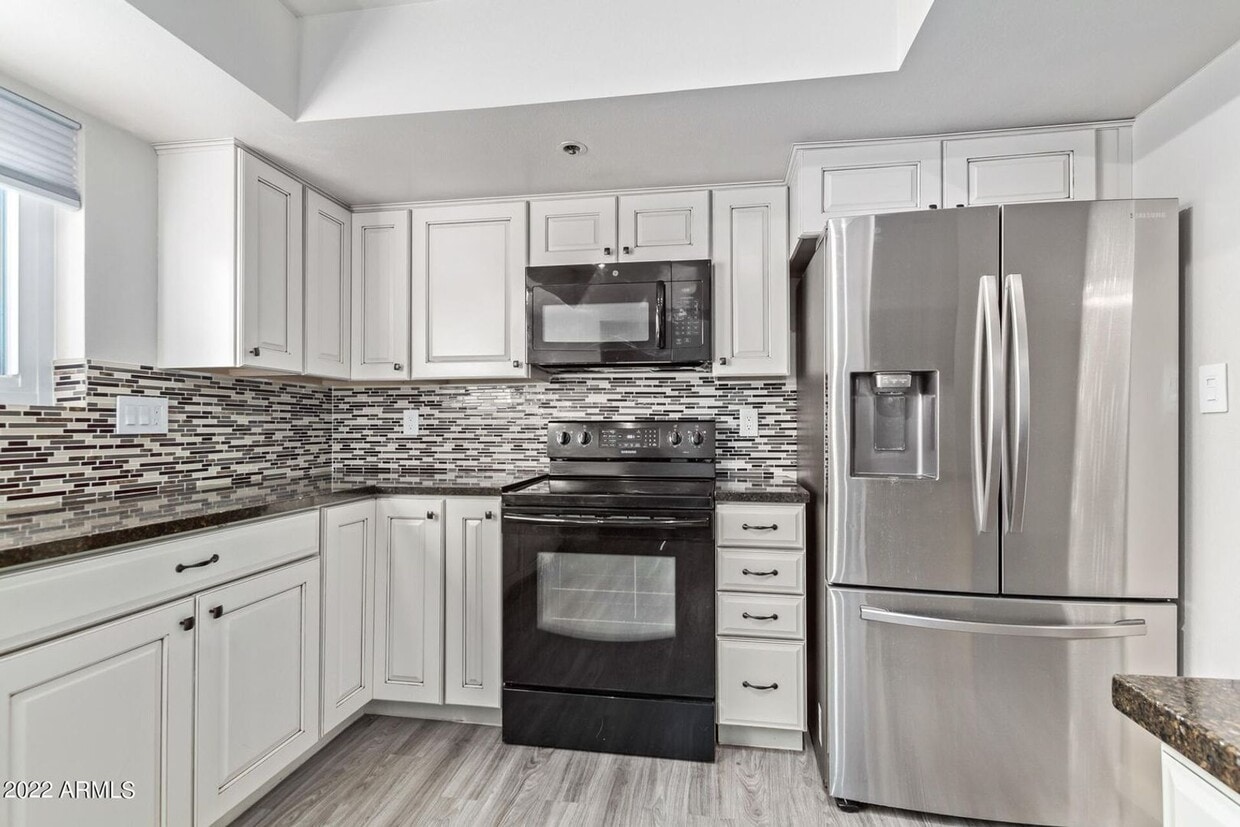 Charming 2 Bed 2 Bath Townhome near Downto... - Charming 2 Bed 2 Bath Townhome near Downto...