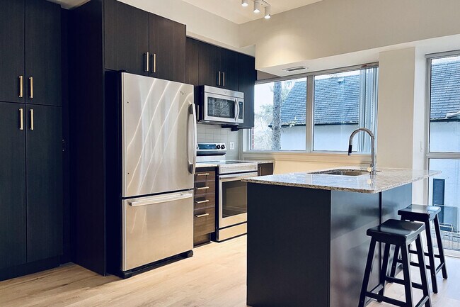 Photo du bâtiment - 8302 Islington Ave.