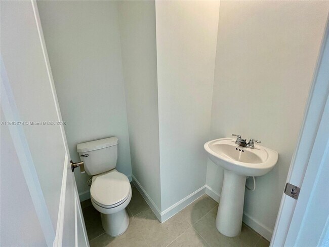 Foto del edificio - 223 SE Woodbark St