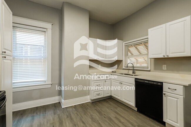 Foto del edificio - 663 S 38th St