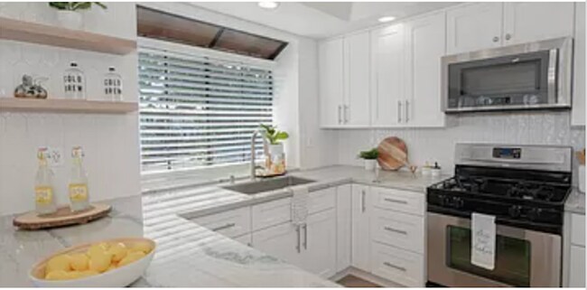 Building Photo - 6965 Sandpiper Pl