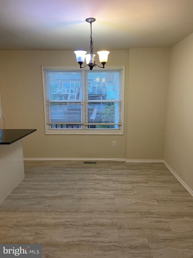 Building Photo - 6 Kilmory Ct