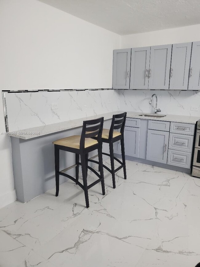 Building Photo - 15300 Leisure Dr