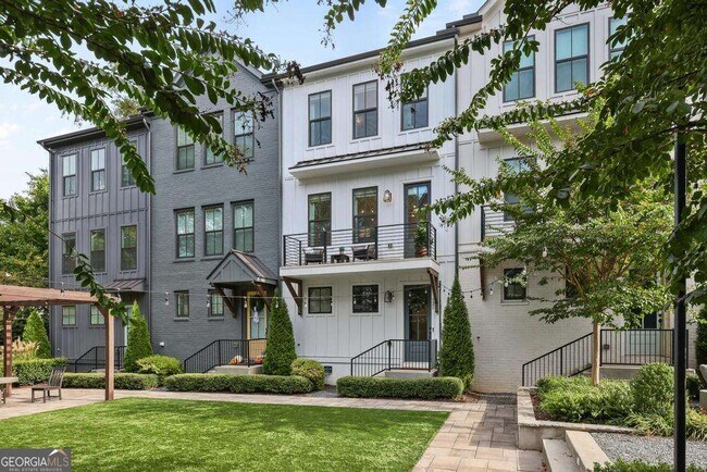 Foto del edificio - 119 Chestnut Cir