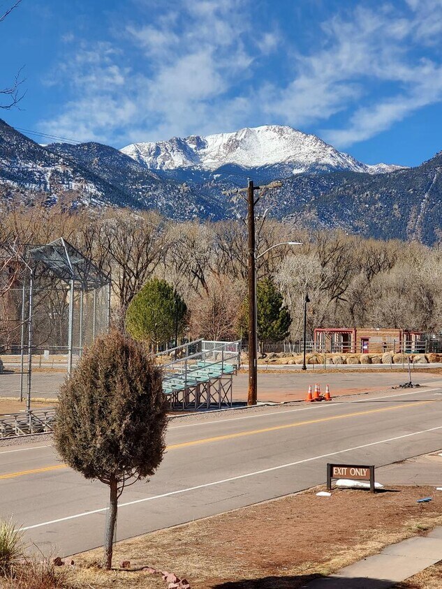 42 El Paso Blvd, Manitou Springs, CO 80829 Townhome Rentals in