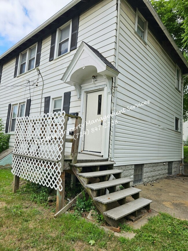 Building Photo - 602 E Long Ave