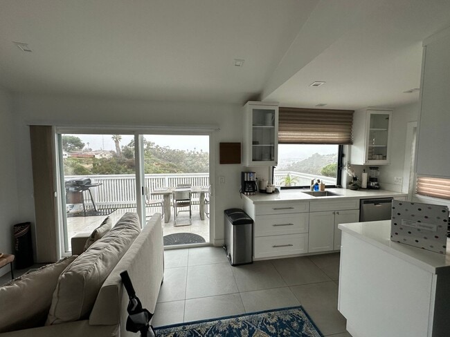 Building Photo - Studio Single Family Home in San Diego
