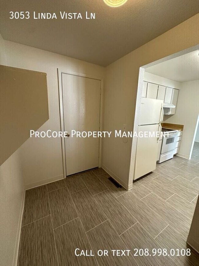 Foto del edificio - 2 bedroom, 1 car garage, covered back pati...