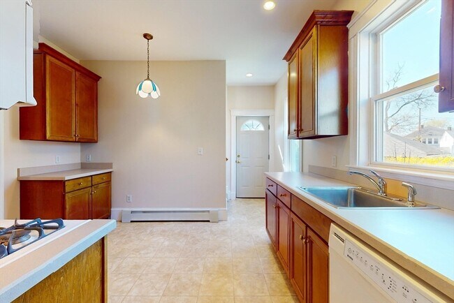 Foto del edificio - 18 Faneuil Rd