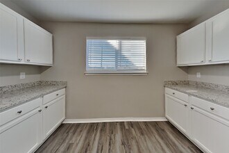 Building Photo - 20911 Hazy Bluff Ct