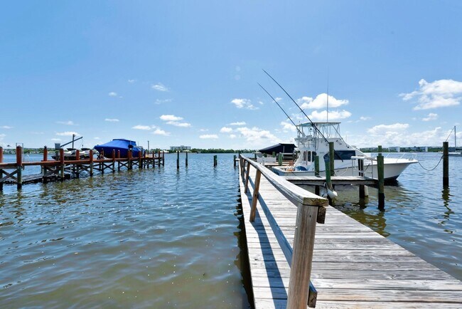 Foto del edificio - 30 Bella Vista Ave