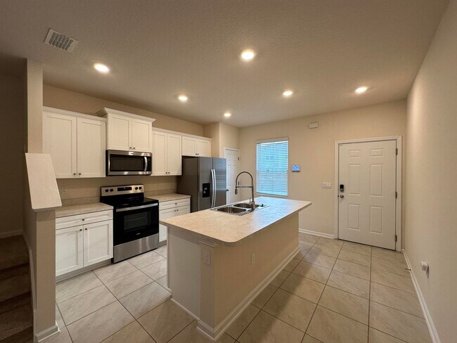 Building Photo - 191 Whispering Brk Dr