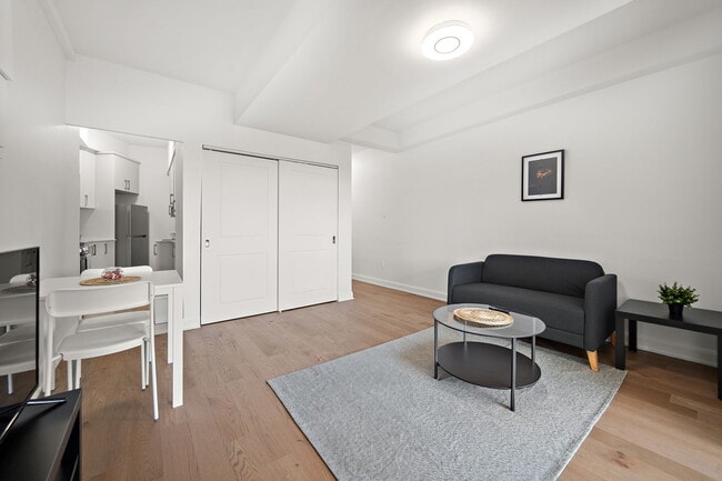 Building Photo - 4775 Av Borden