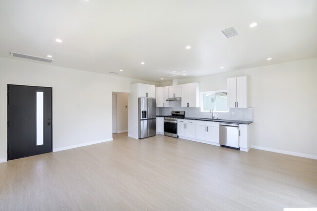 Foto del edificio - 819 Bethany Rd