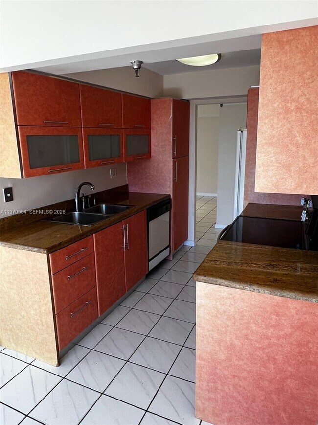 Foto del edificio - 290 174th St St