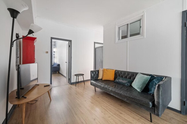 Foto del edificio - 301 W 31st St