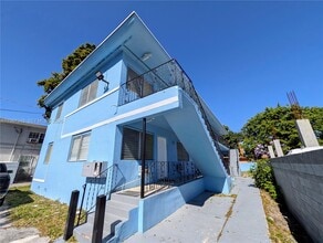 Building Photo - 1565 SW 6th St