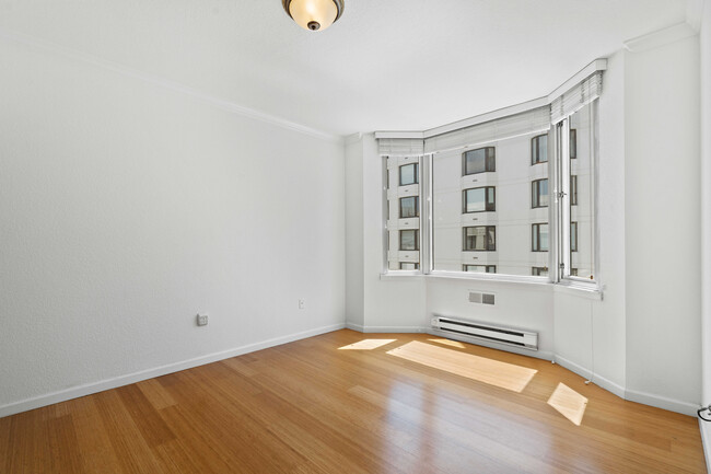 Building Photo - 201 Harrison St