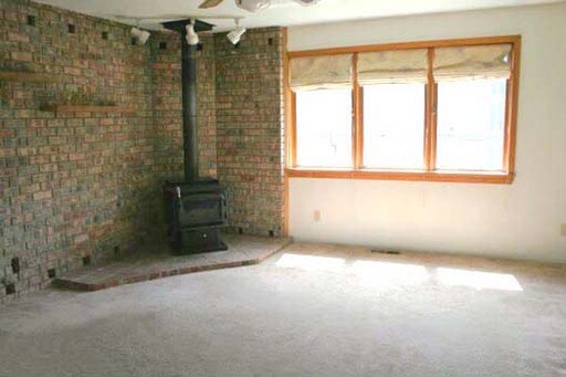 Building Photo - 614 K St SE