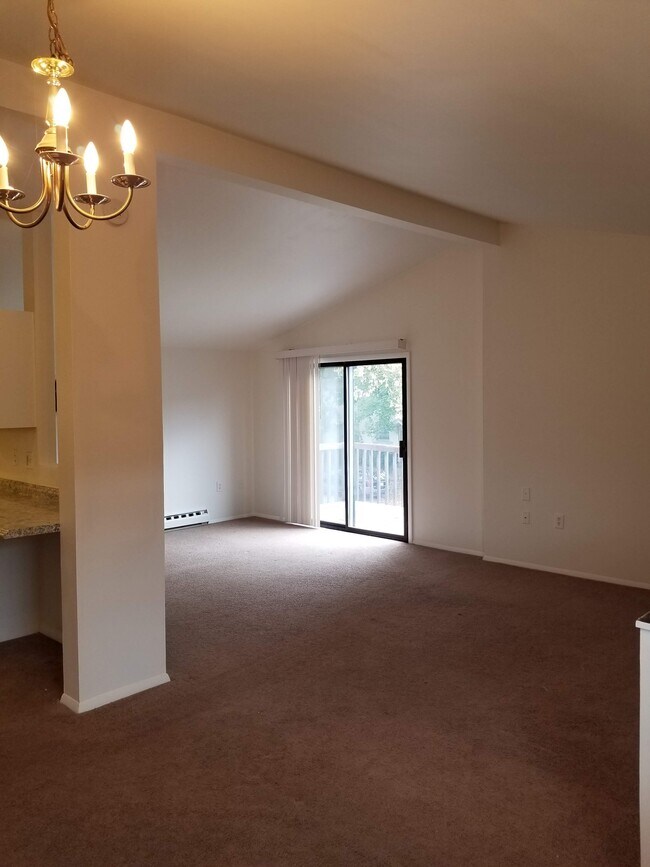 Living Room - 1030 N 20th St