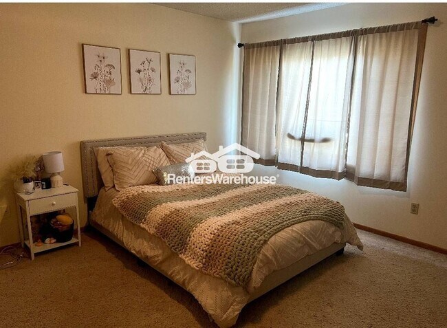 Foto del edificio - 9283 Troon Ct