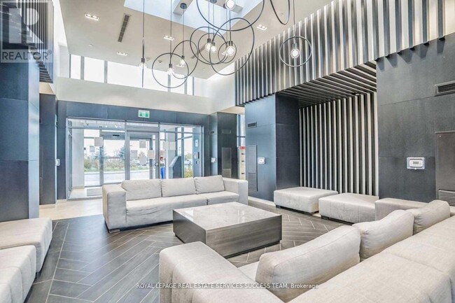 Building Photo - 4699 Glen Erin Dr