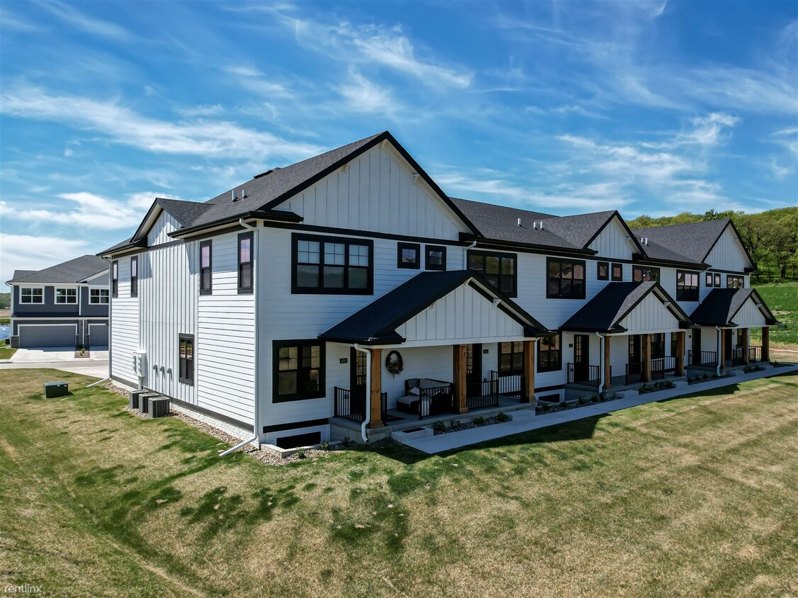 Primary Photo - 3 br, 2.5 bath Townhome - Kings Grove Town...