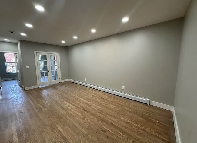 Building Photo - 818 Macdonough St