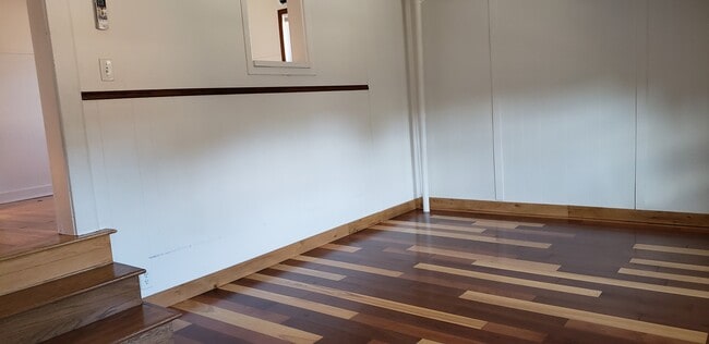Foto del edificio - 915 W 5th St