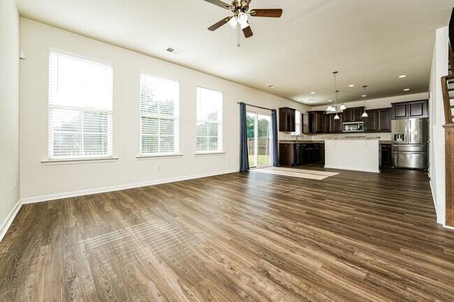 Foto del edificio - Beautifully Maintained 3 Bed 2.5 Bath Home in Sophia Landing