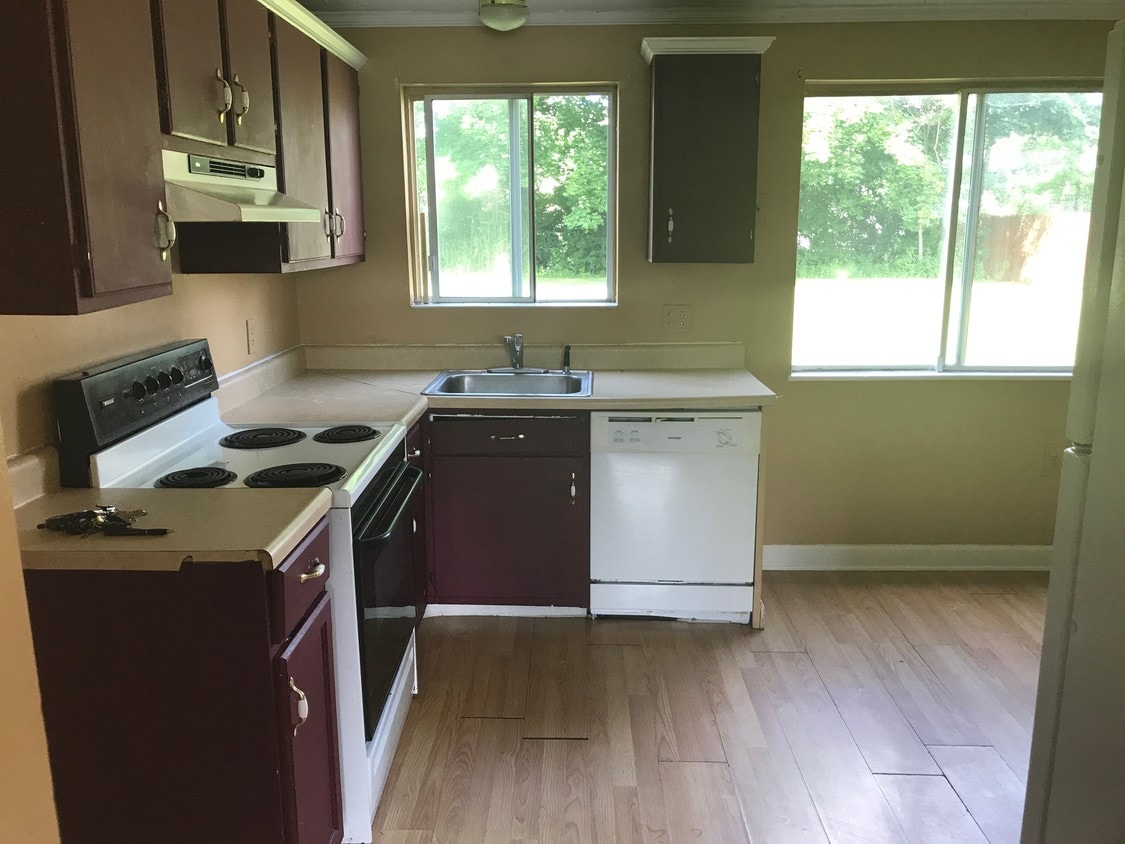 17 Belmont Ave, Auburn, NY 13021 Townhome Rentals in Auburn NY