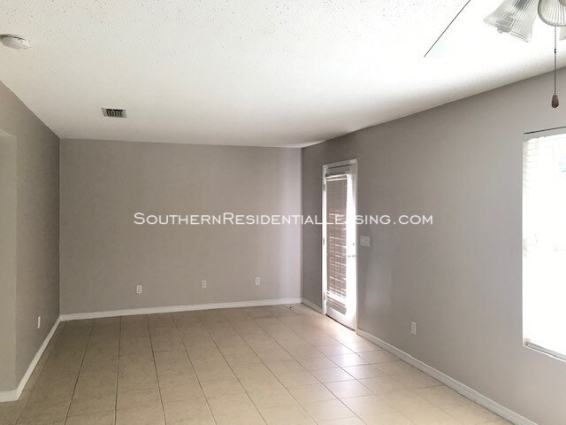 Foto del edificio - Duplex near the beach! Side A