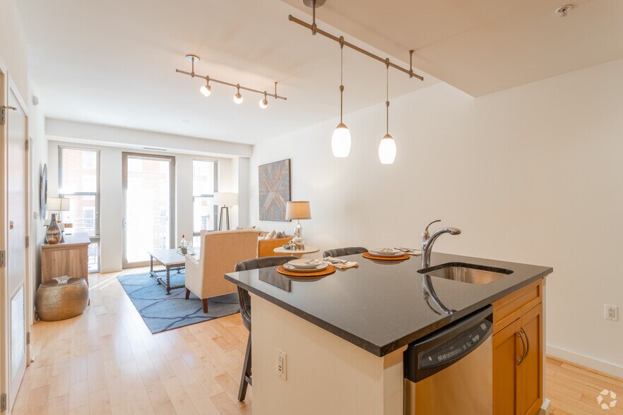 Lyon Place at Clarendon Center