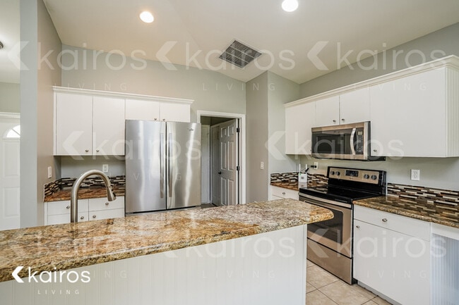 Building Photo - 3010 19th St W